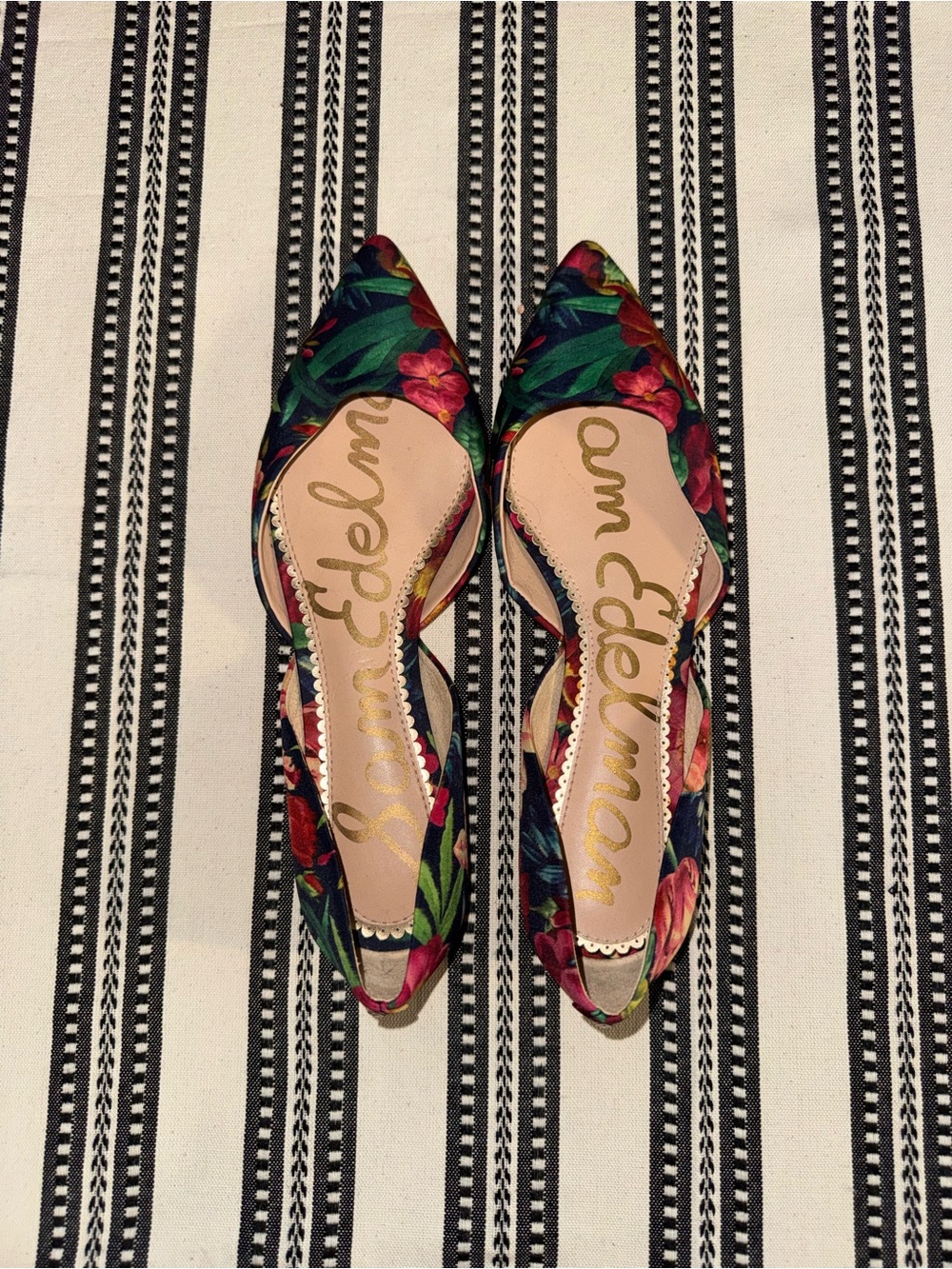 Sam Edelman Floral Pointed D'Orsay Flats in Green, Pink & Red, Size 7.5 - Picture 15 of 15